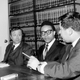 George Whitmore y sus abogados. Imagen: AP
